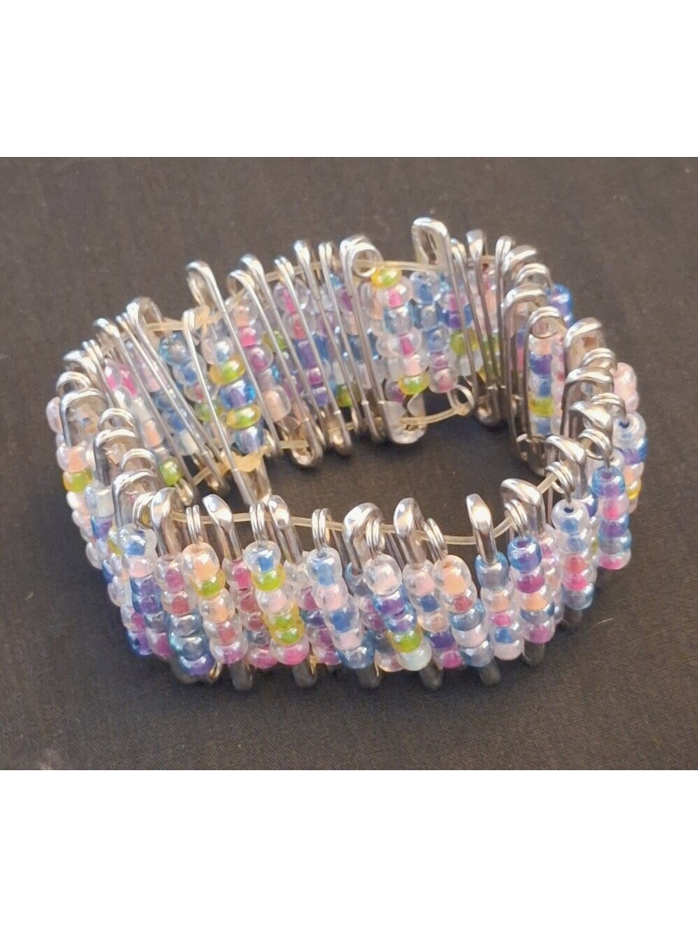HM Pastel Beaded Safety Pin Bracelet – Retro 90s Aesthetic